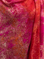 Красный палантин из кашемира и шелка с разноцветным принтом