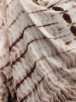 Белый палантин из 100% кашемира с коричневым принтом "Tie-dye"